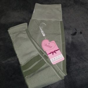 Pro seamless leggings  Bombshell Sportswear